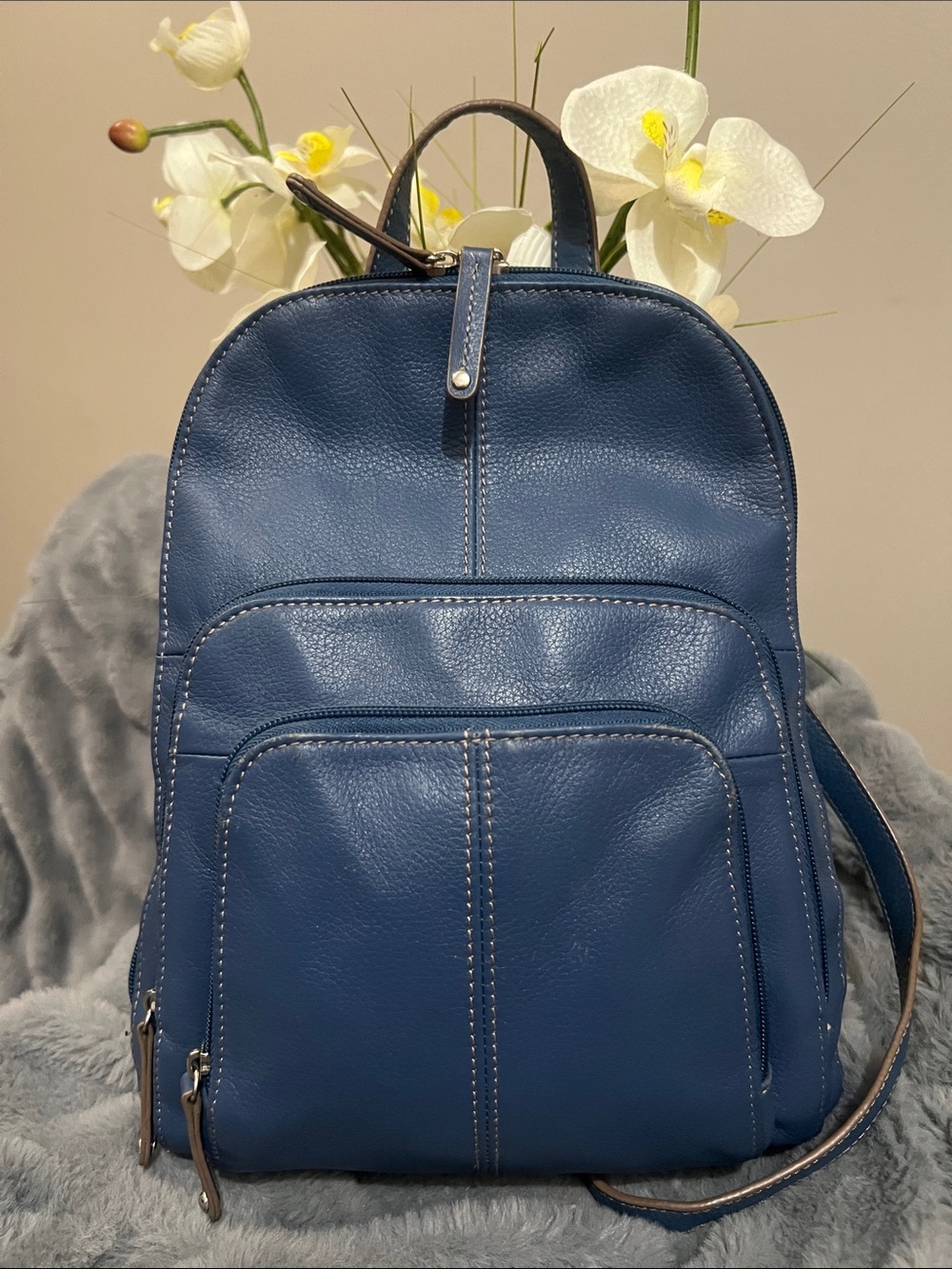 Tignanello Navy Blue Pebbled Leather Backpack EUC retail $129
